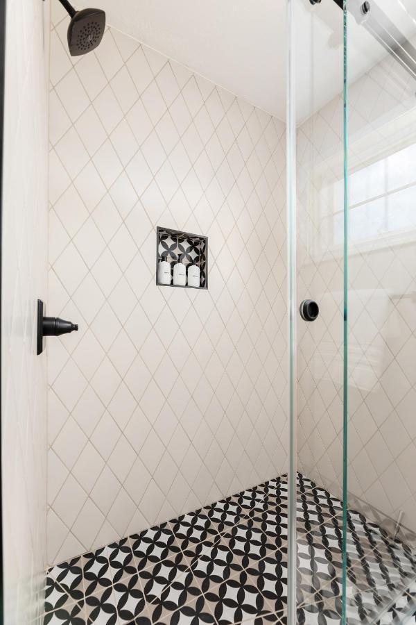 Midtown Modern - Urban Condo Walkable To Bars And Beach 特拉弗斯城 外观 照片